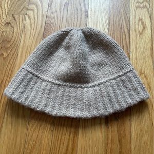 Knit bucket hat